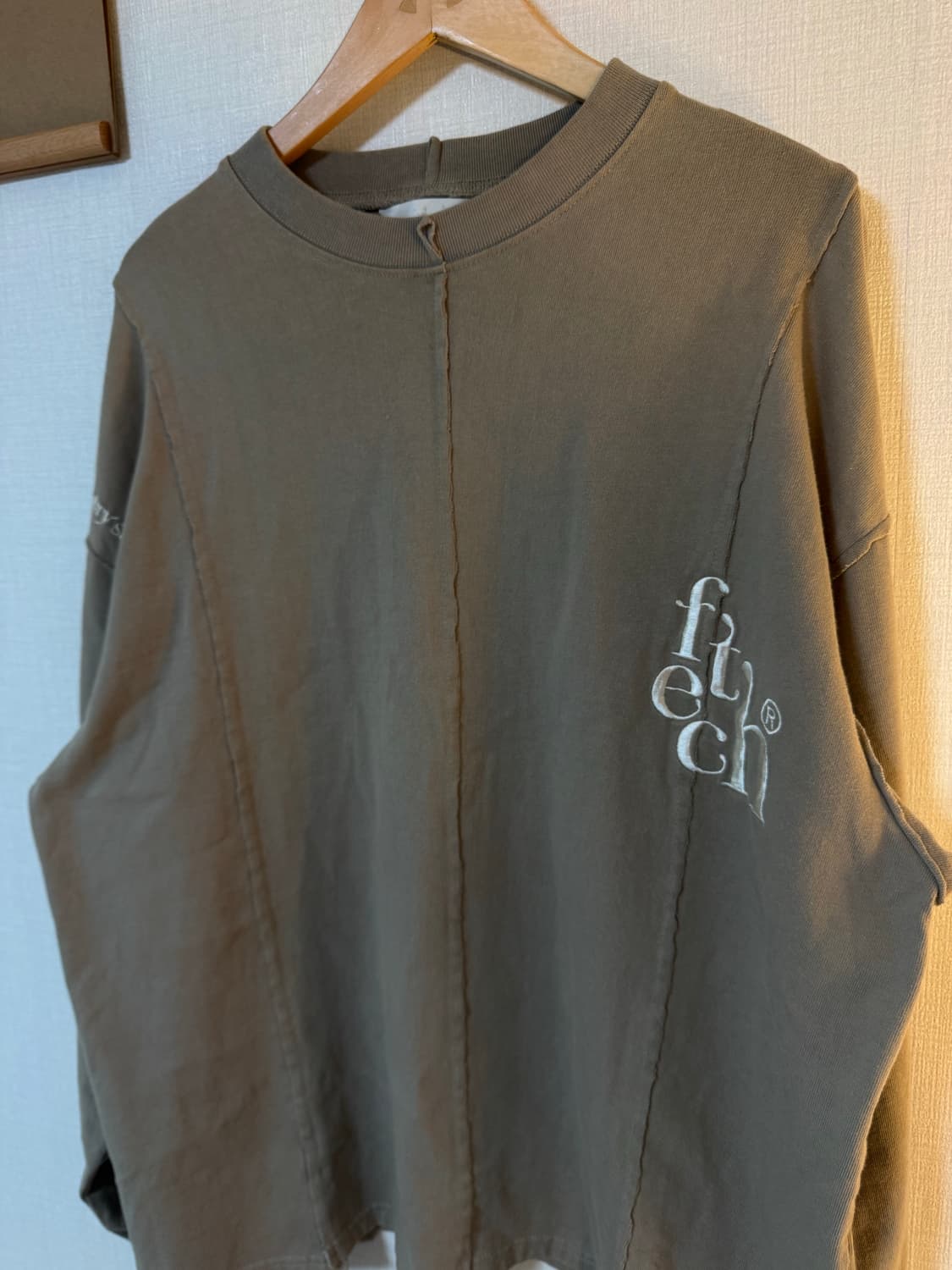 [XL]fetch 페치선데이 자수 롱슬리브 카키 상품이미지2