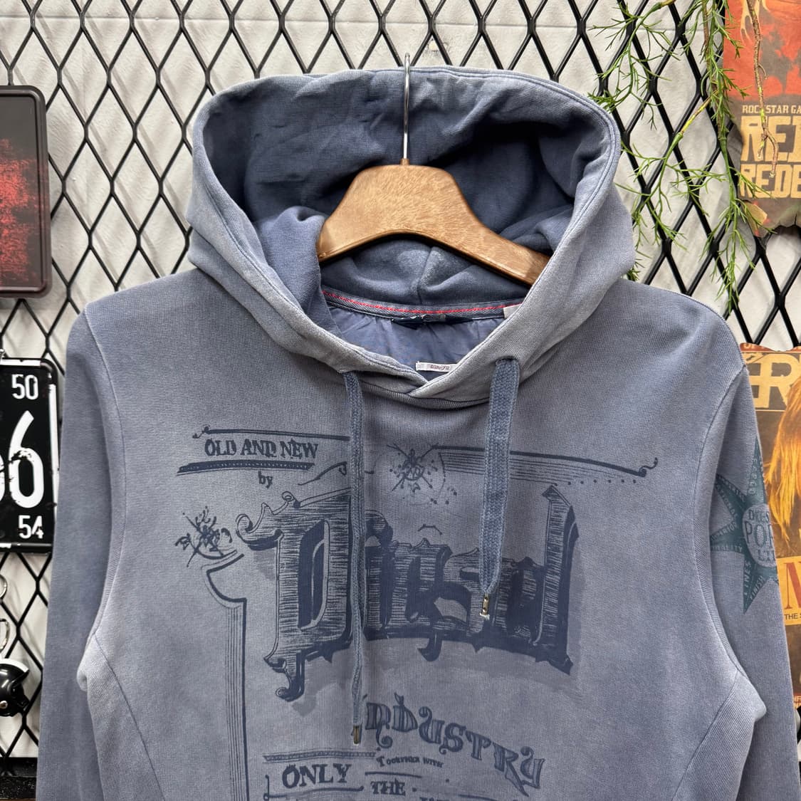 디젤 빈티지 워싱 후드티 전면 그래픽 포인트 블루 상품이미지3