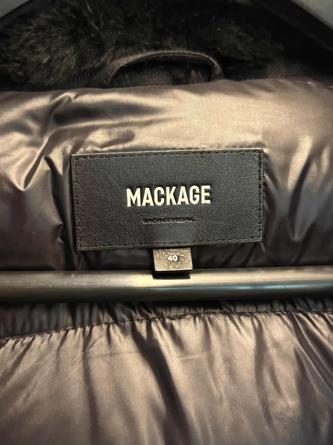 맥케이지 딕슨 블랙 금장 패딩 40 상품이미지3