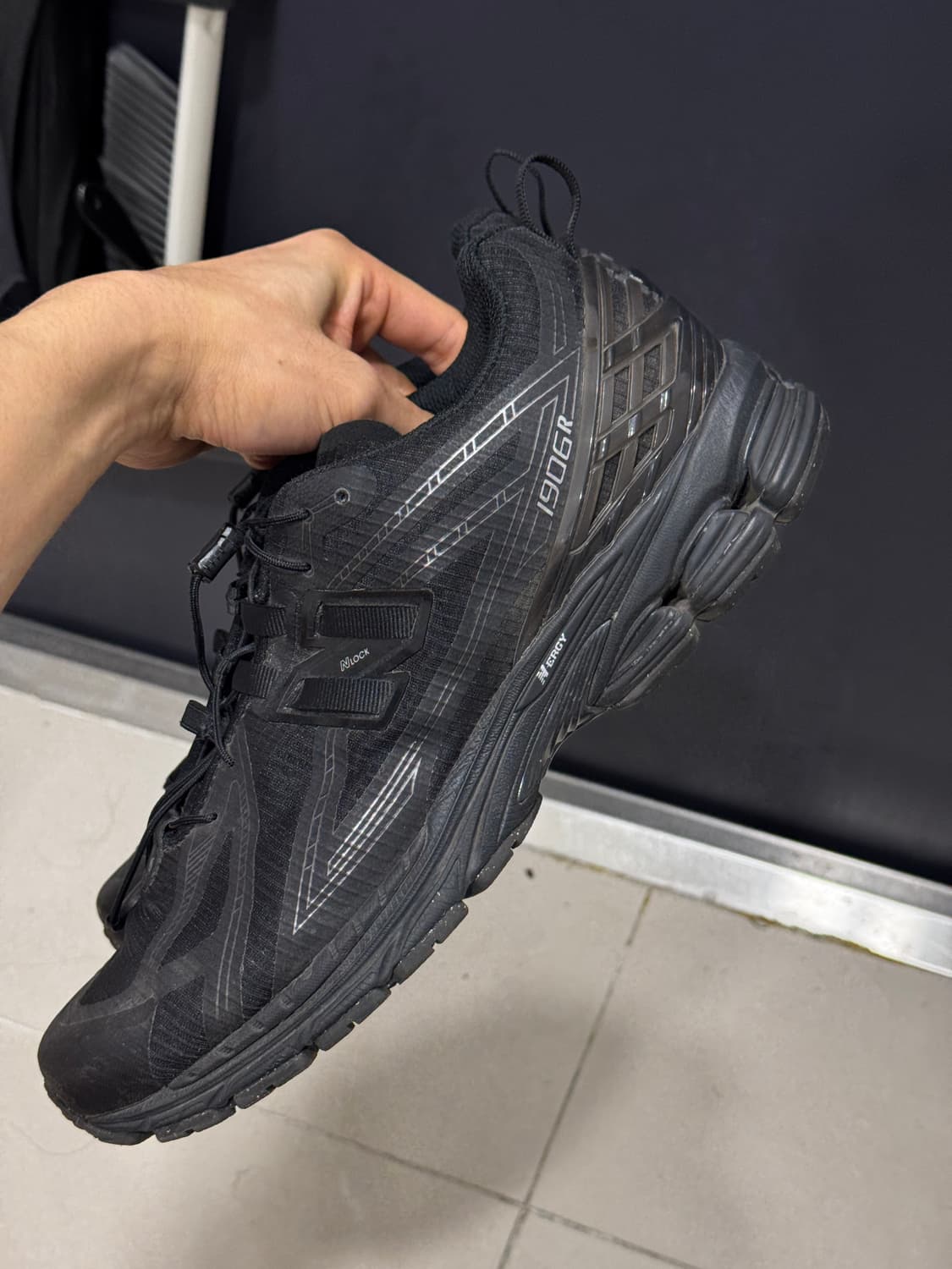 [285] 뉴발란스 1906R 블랙 다크 실버 메탈릭 U1906RNB 상품이미지4