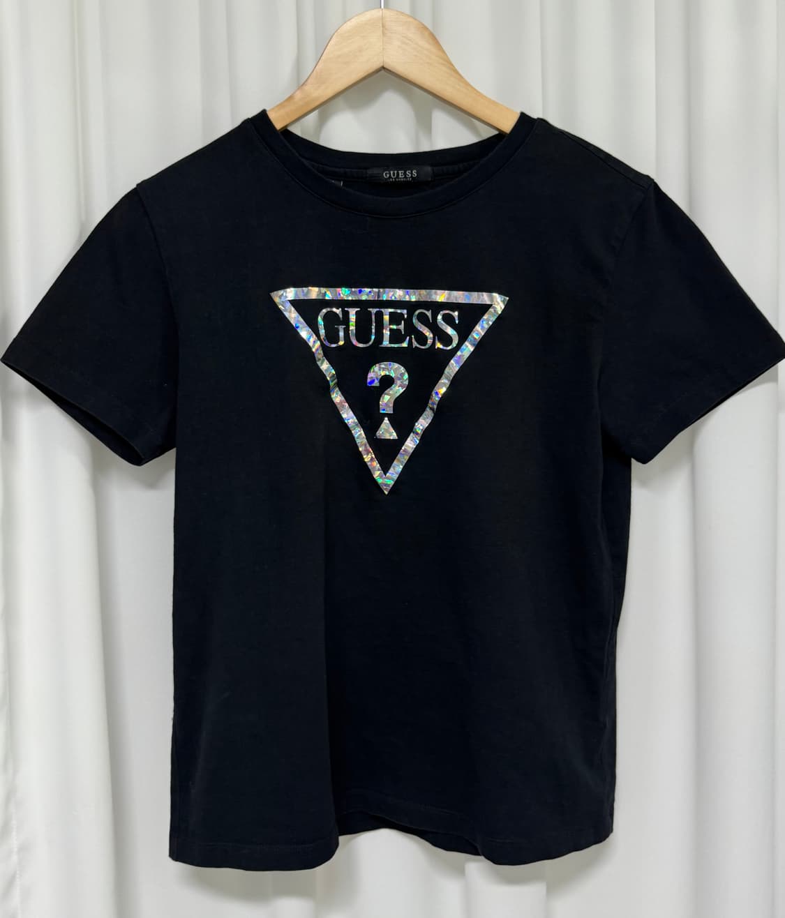 게스 홀로그램 블랙 반팔티 GUESS 상품이미지2