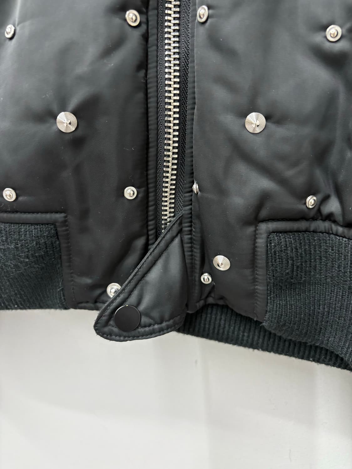 산드로 스터드 블랙포켓 봄버자켓 A3103 상품이미지5