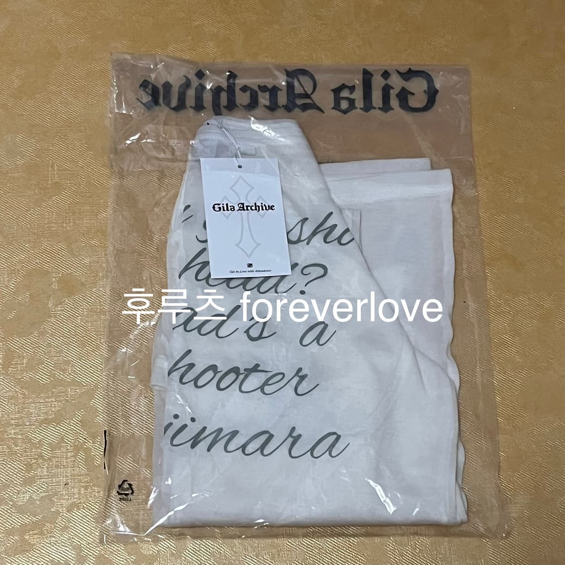 새상품/ 제니착용) 길라아카이브 레터링 시어 롱슬리브 화이트 상품이미지1