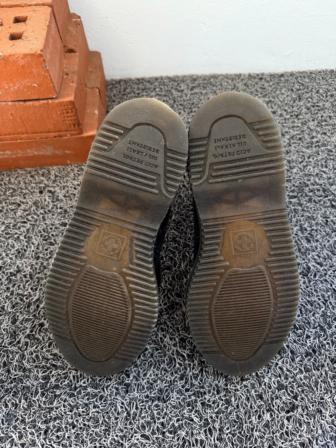 닥터마틴 티나(TINA) 블랙 첼시 부츠 - 브로그 스타일 상품이미지6