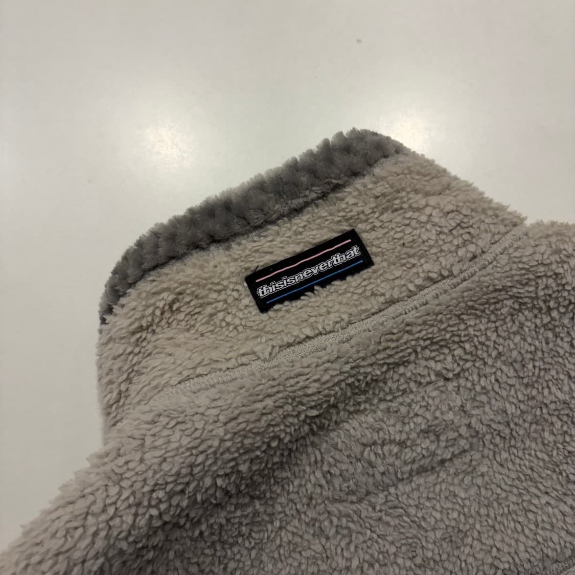 [S] 디스이즈네버댓 플리스 베스트 그레이 D83 상품이미지7