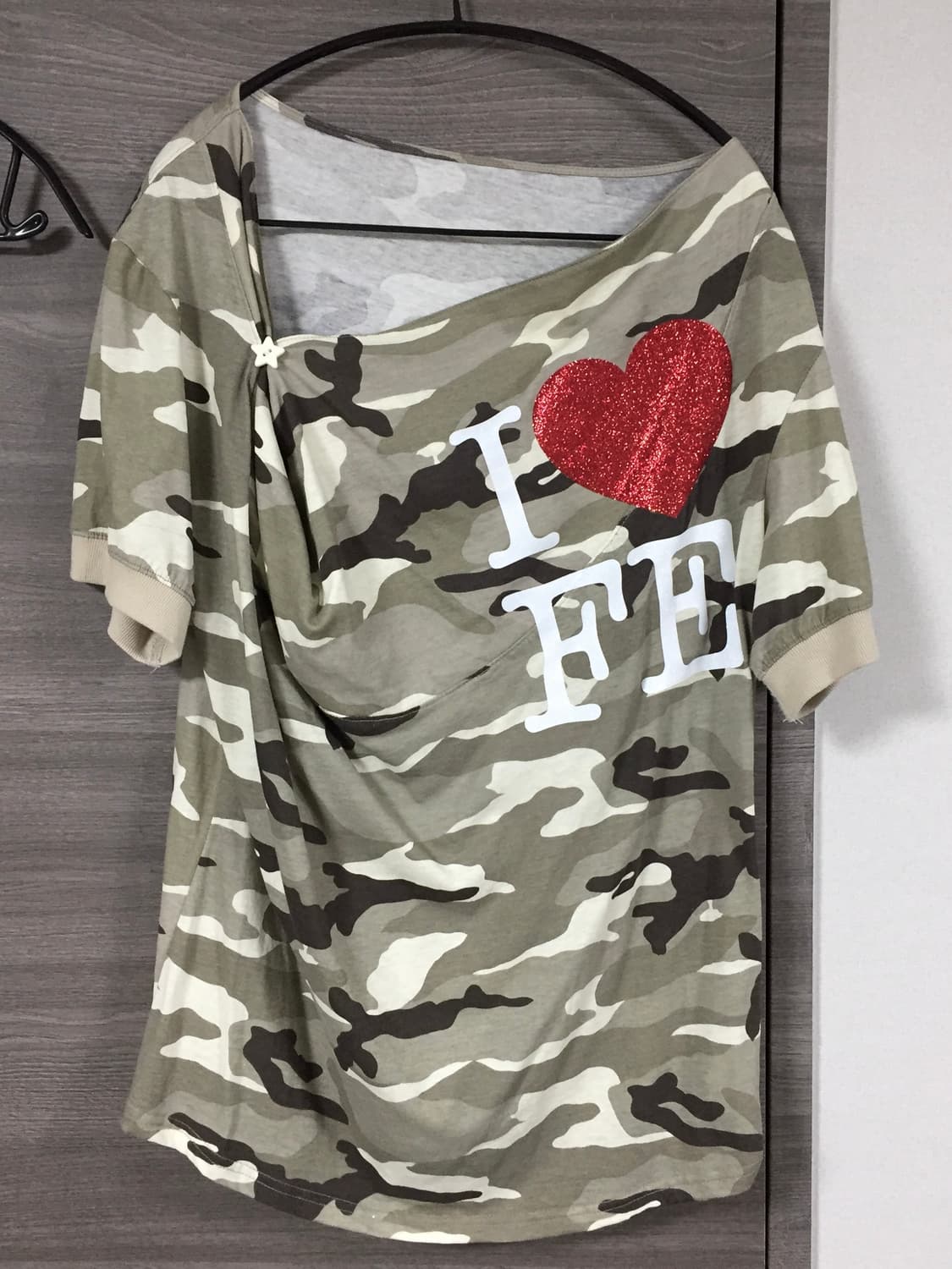 샵페어리 카울넥 카모 오프숄더 티셔츠 상품이미지2