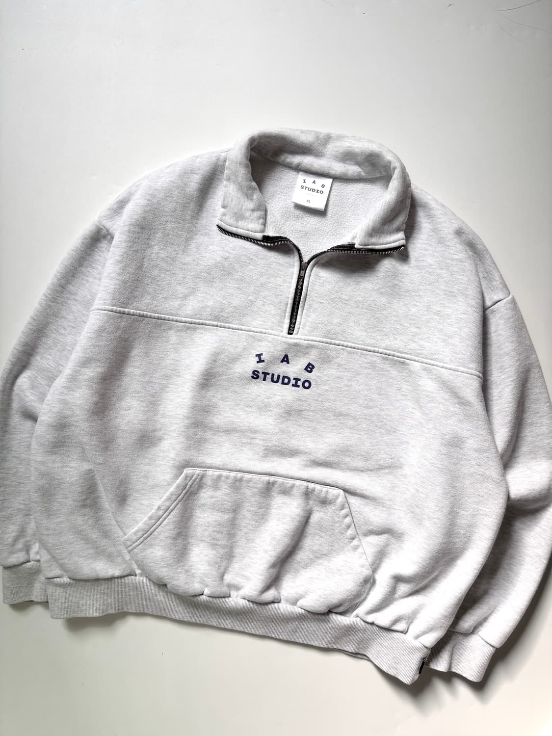 IAB 아이앱스튜디오 멜란지그레이 하프 집업 상품이미지3