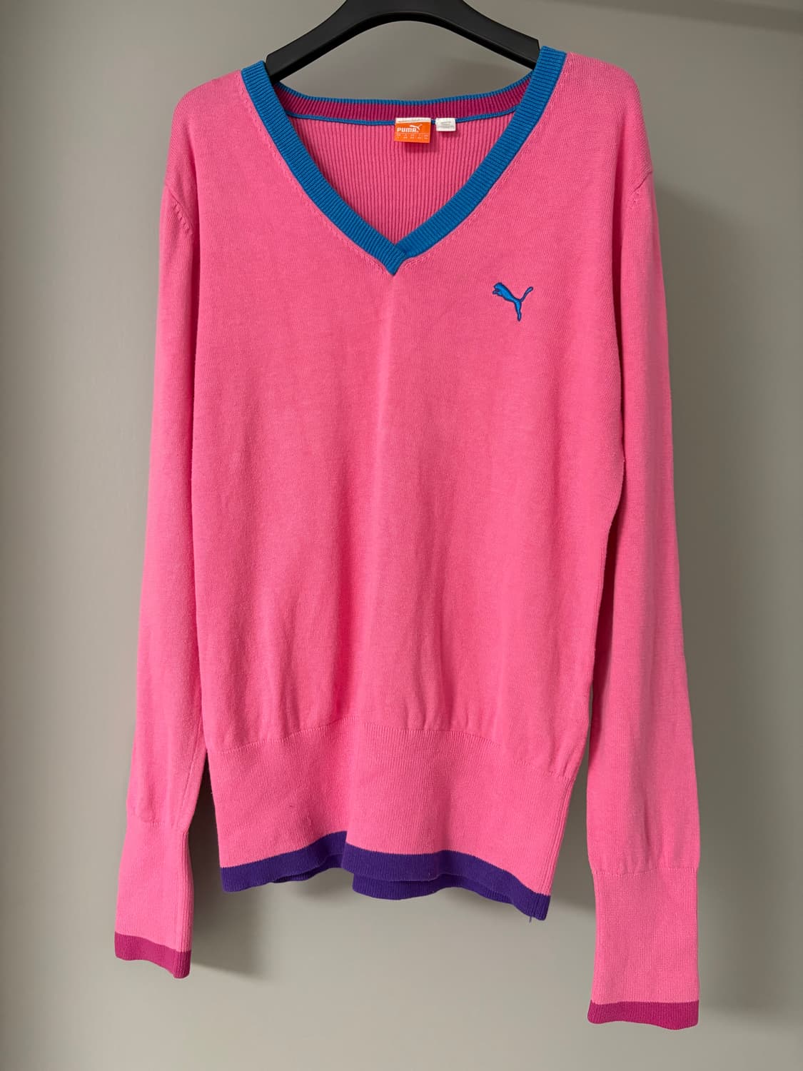 PUMA pink v-neck knit tee 상품이미지1