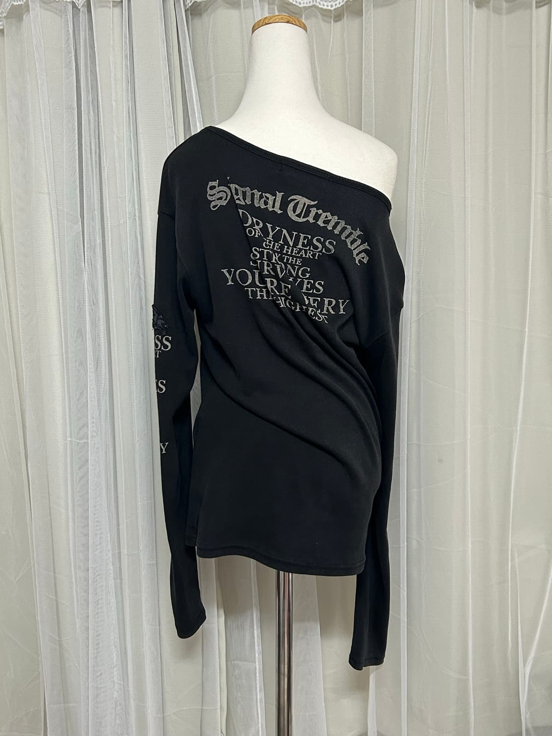 In the attic 펑크 디테일 롱슬리브 상품이미지3