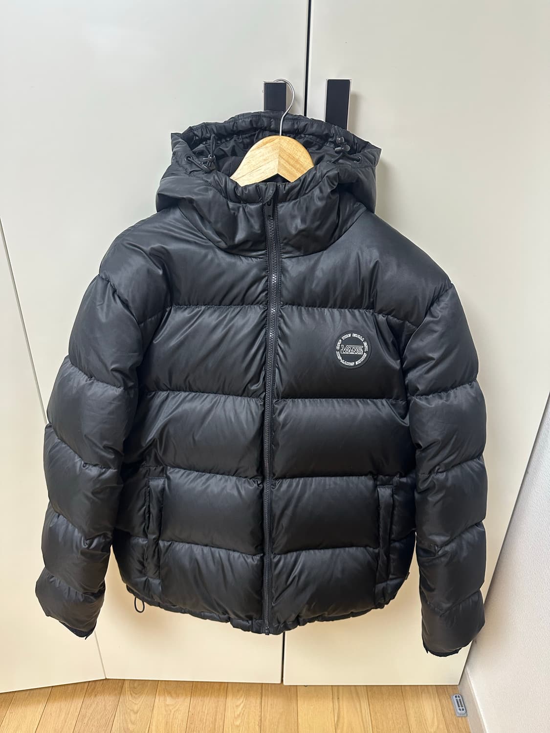 L) 반스 블랙 패딩팝니다 상품이미지1