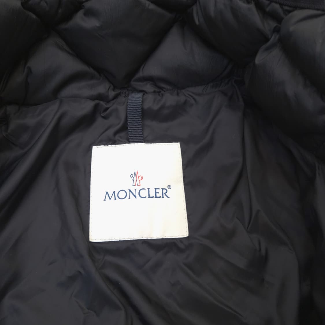 몽클레어 블랙 벨티드 퀼팅 패딩 코트 상품이미지4