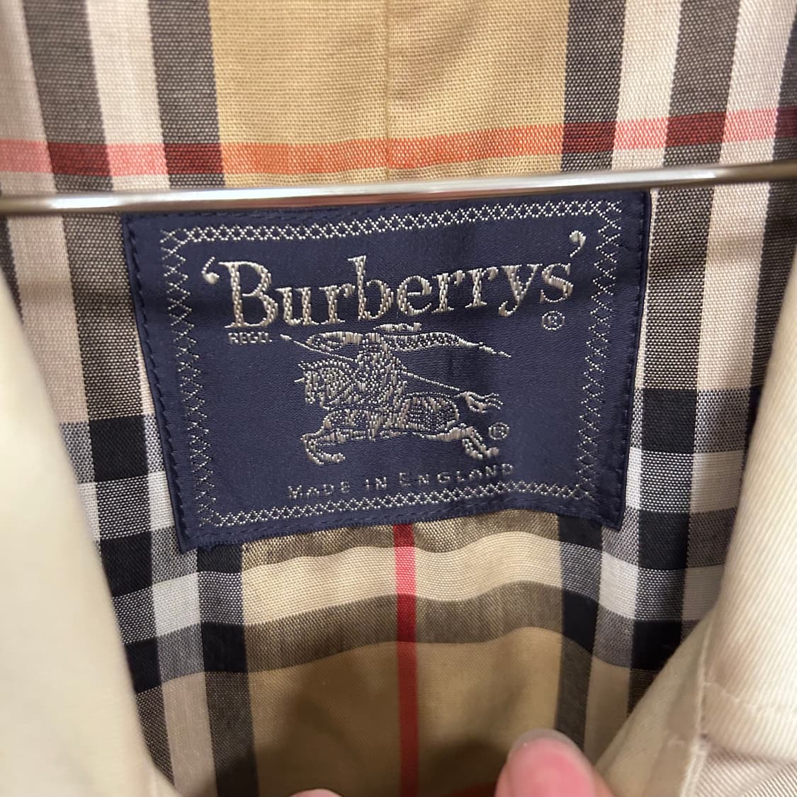 버버리 런던 히든버튼 클래식 코튼 트렌치코트 상품이미지3