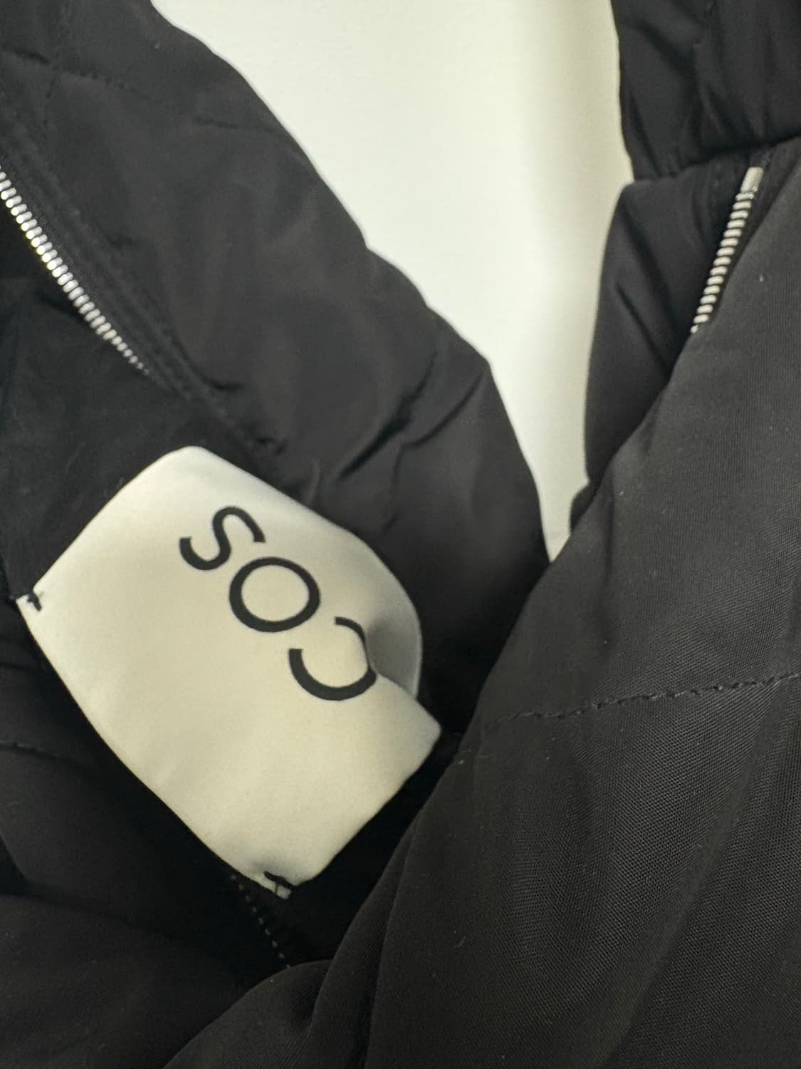 Cos 코스 다이아몬드 퀼팅 백 상품이미지3