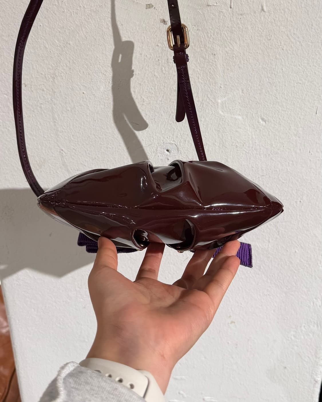 살바토레 페라가모 퍼플 바라 페이던트 레더 호보 크로스백 상품이미지6