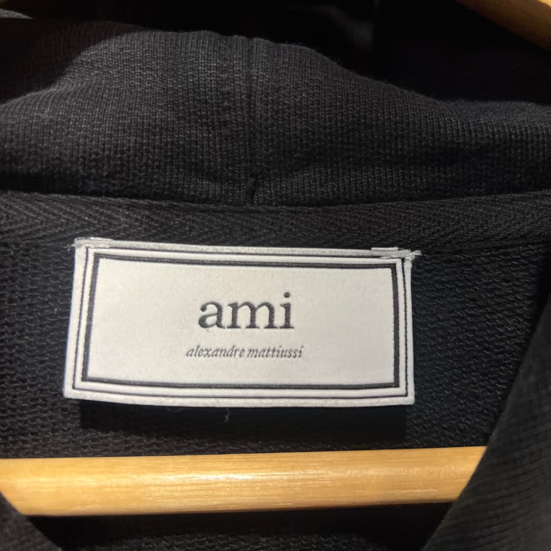 아미 스몰하트 블랙 후드티 상품이미지3