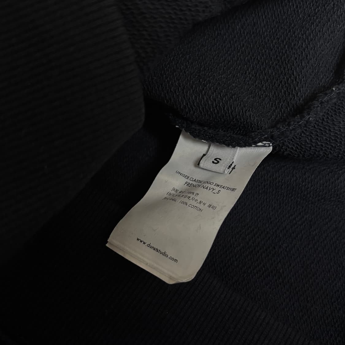 던스트 유니섹스 클래식 로고 스웻셔츠 네이비 S 상품이미지4
