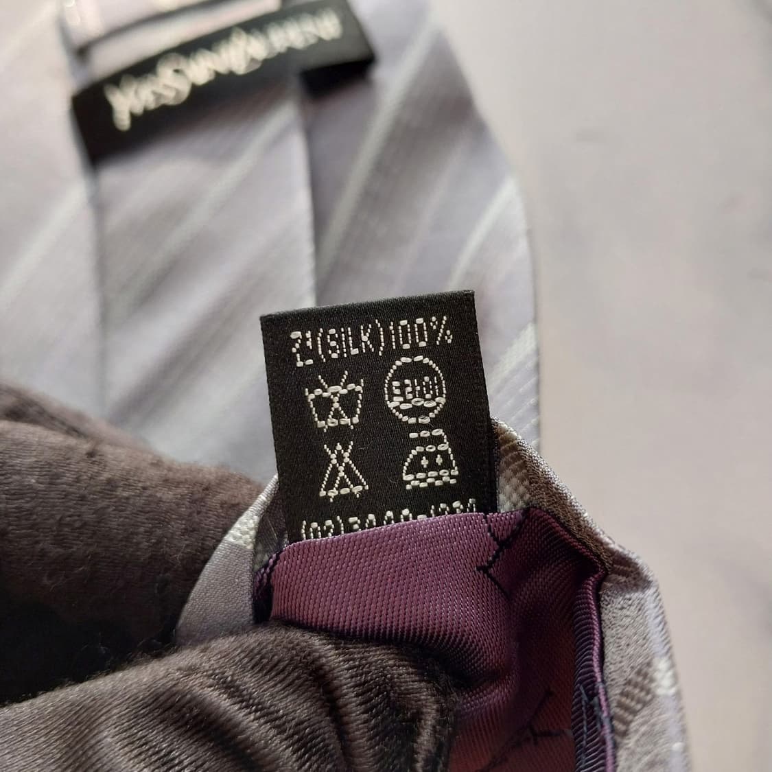 입생로랑 실크 그레이 스트라이프 넥타이 9.7cm A등급 K1917
 상품이미지10