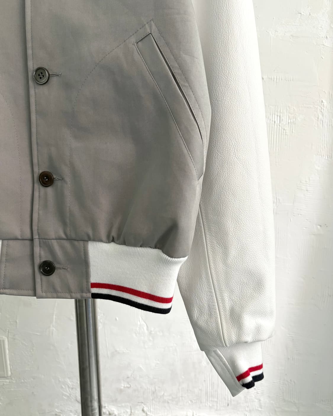 Thom Browne 톰브라운 그레이 레더 바시티 자켓 상품이미지6