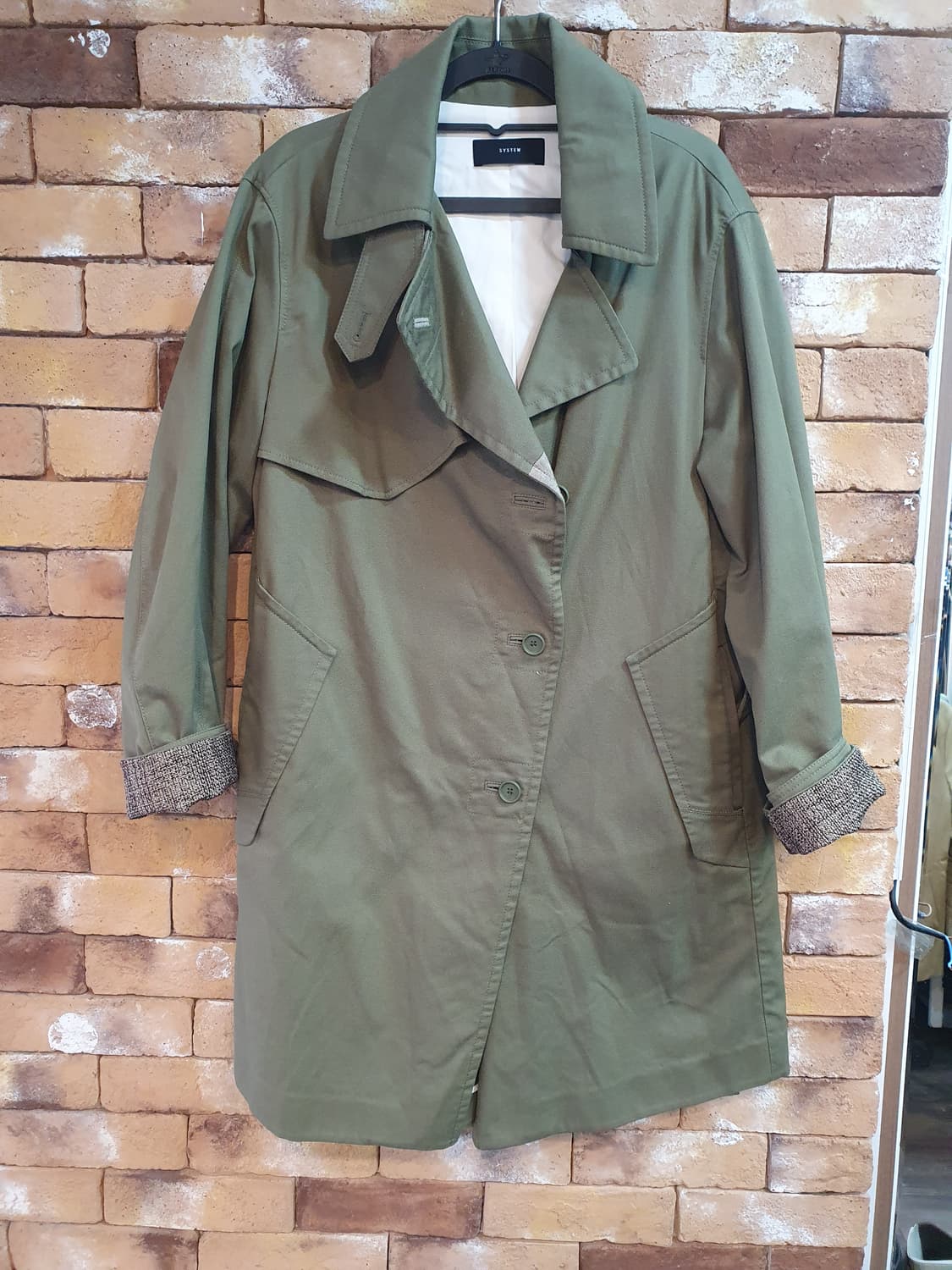 SYSTEM 브랜드의 카키색 트렌치 코트 상품이미지1