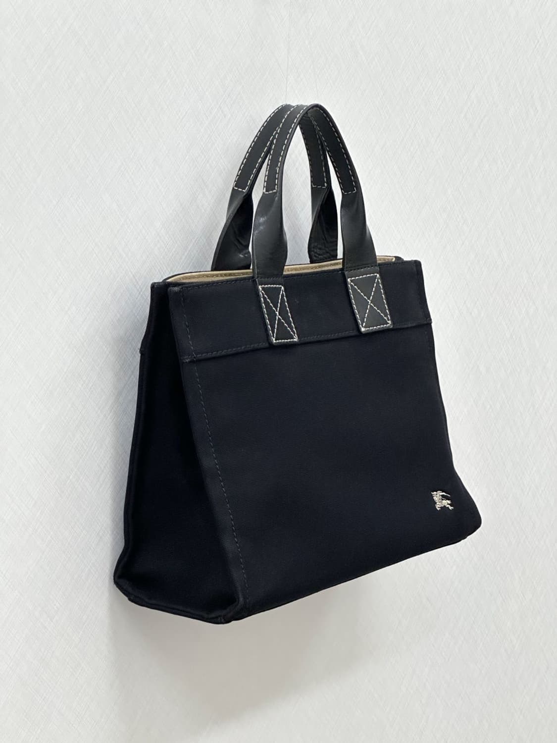 burberry / 버버리 블랙 패브릭 토트백  상품이미지2