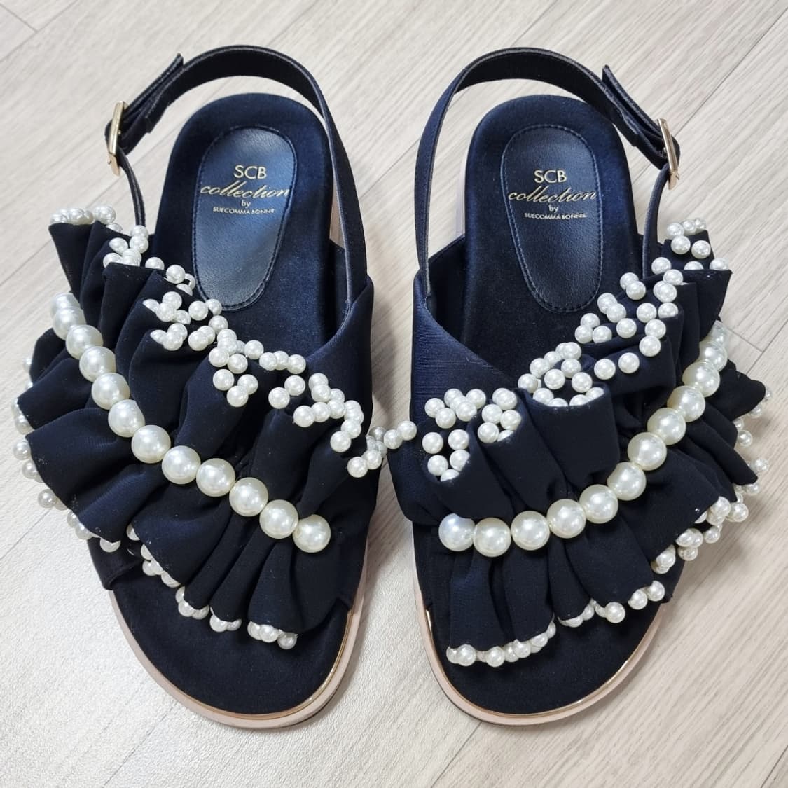 슈콤마보니 츄츄샌들 (235/표기365) 상태완벽 상품이미지3