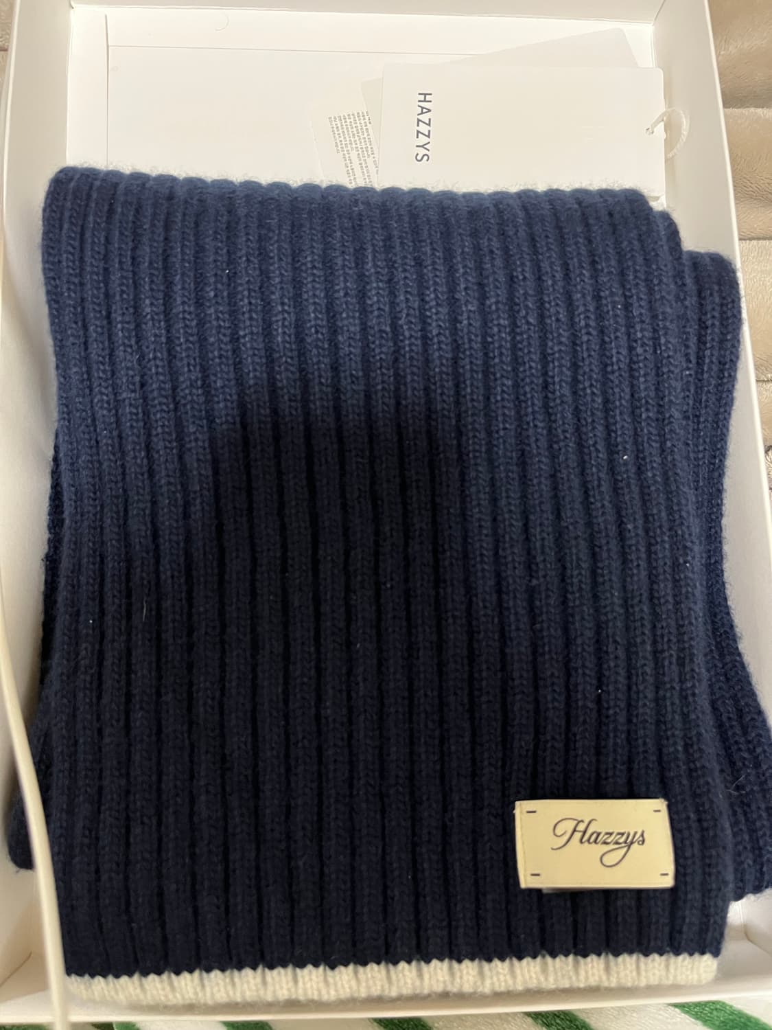 25FW 헤지스 라인배색 울캐시미어 머플러 상품이미지2