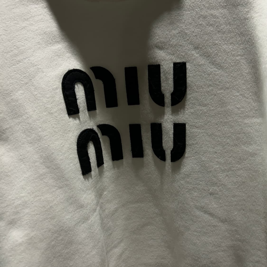 미우미우 크롭 스웨트셔츠 상품이미지3