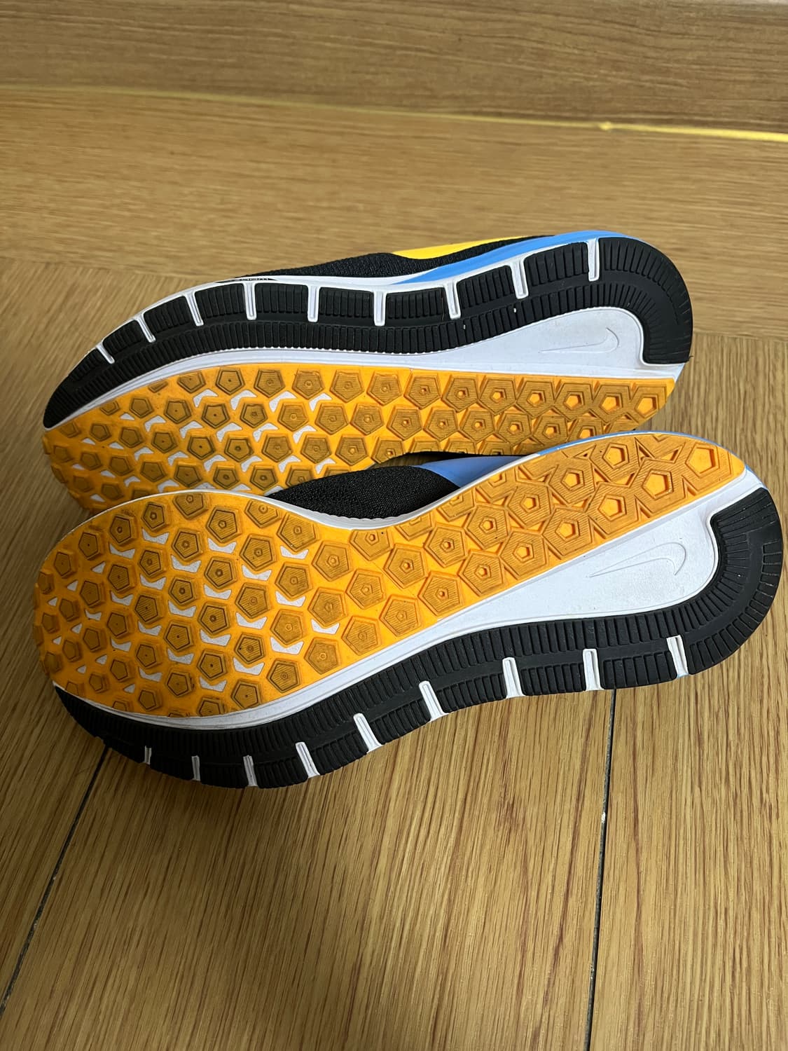 나이키 에어 줌 스트럭처 22 러닝화 상품이미지4