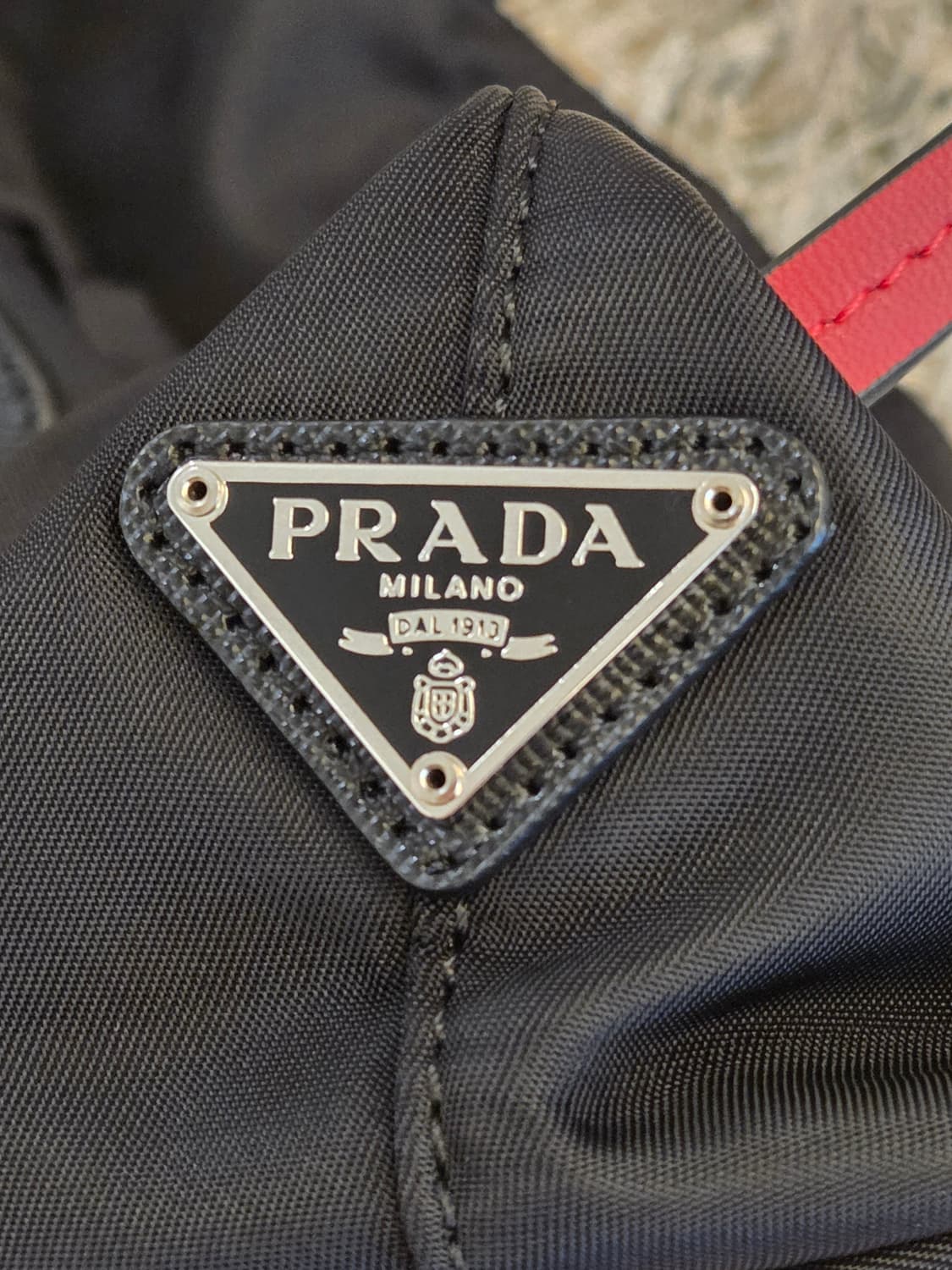 프라다 로봇패치 리미티드 에디션 버킷백(현대백화점 구입) 상품이미지6