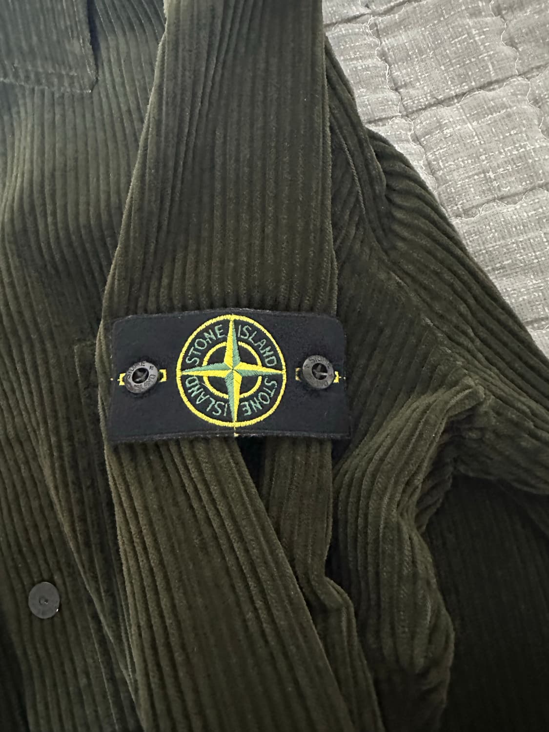 스톤아일랜드 코듀로이 오버셔츠 올리브 m사이즈 상품이미지3