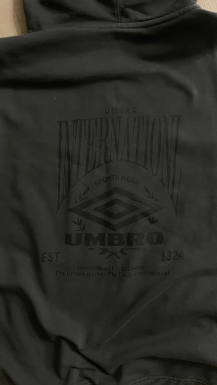 엄브로 후드티 상품이미지2