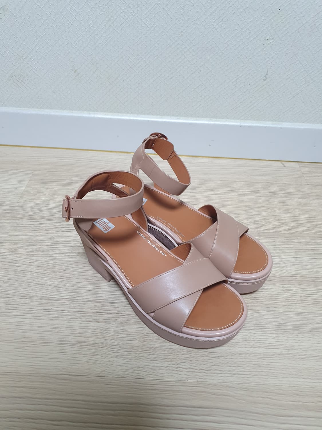 핏플랍 앵글 플랫폼 샌들 240 상품이미지2