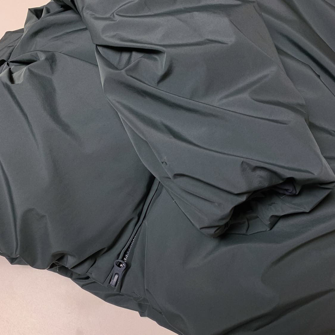 포스트아카이브팩션 7.0 다운 라이트 차콜 상품이미지5