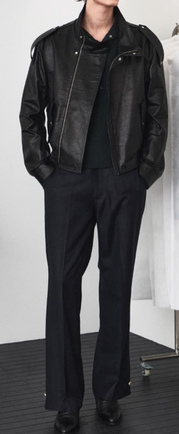 웨이비니스 하이넥 레더 자켓 상품이미지1