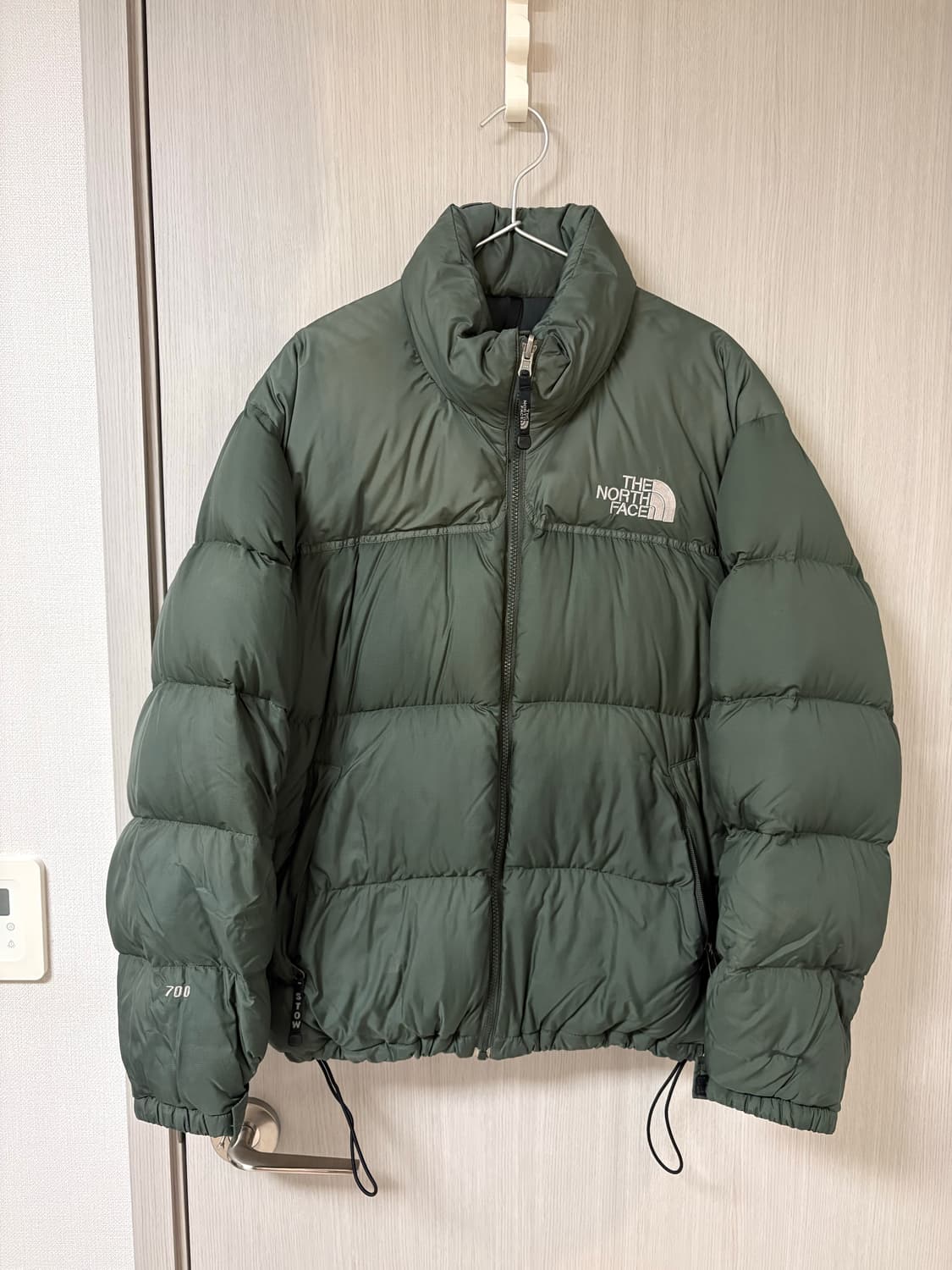 노스페이스 700 눕시 패딩 카키 색상 M 상품이미지1