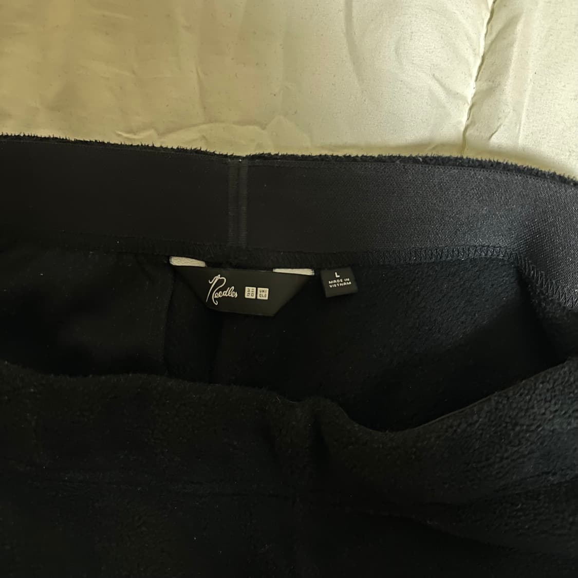 유니클로 니들스 후리스 팬츠 검정색상 L사이즈 판매합니다  상품이미지2