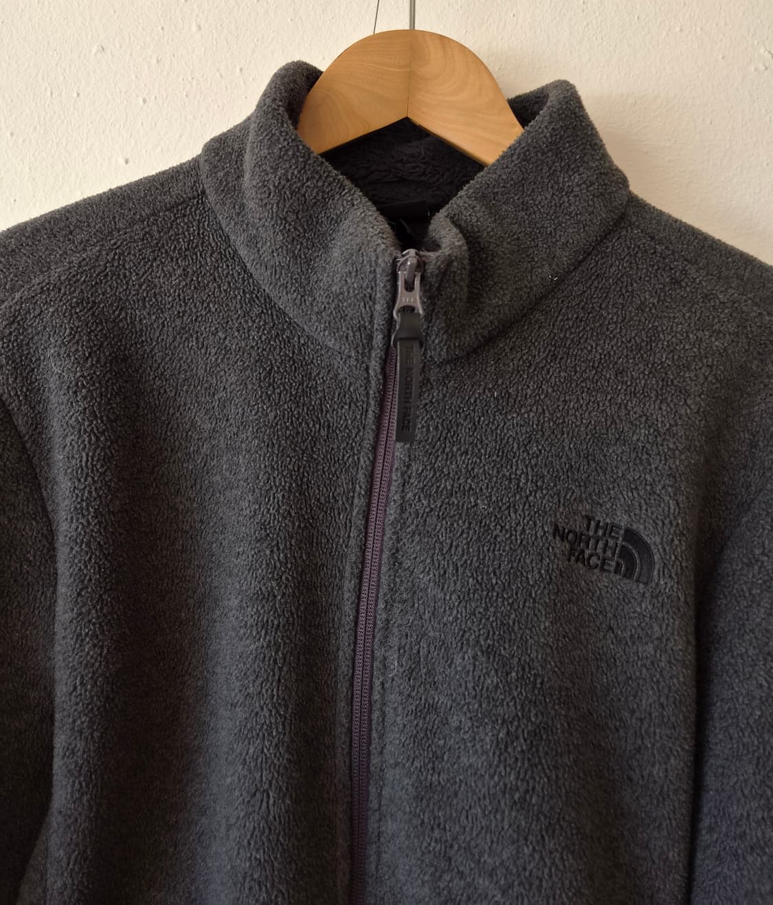 노스페이스 남성 차콜후리스점퍼 상품이미지2