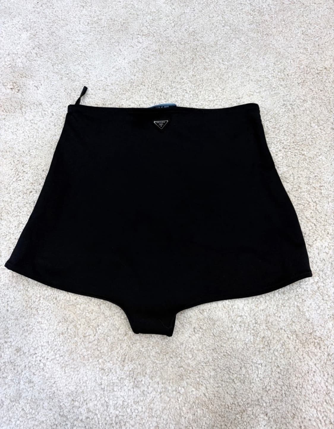 프라다 쇼츠 36 (feat 제니) 상품이미지1