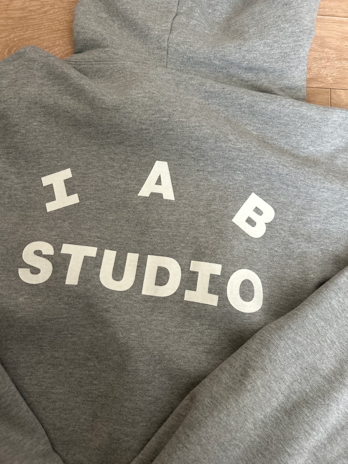 아이앱 스튜디오 후드집업 그레이 상품이미지2