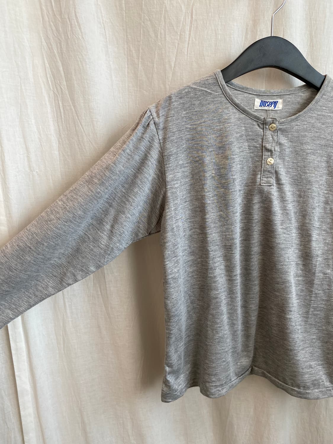 그레이 헨리넥 티셔츠(M/미사용품) 상품이미지4