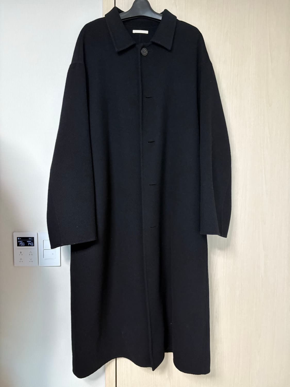 [판매] 아모멘토 핸드메이드 롱코트 블랙 라지 상품이미지6