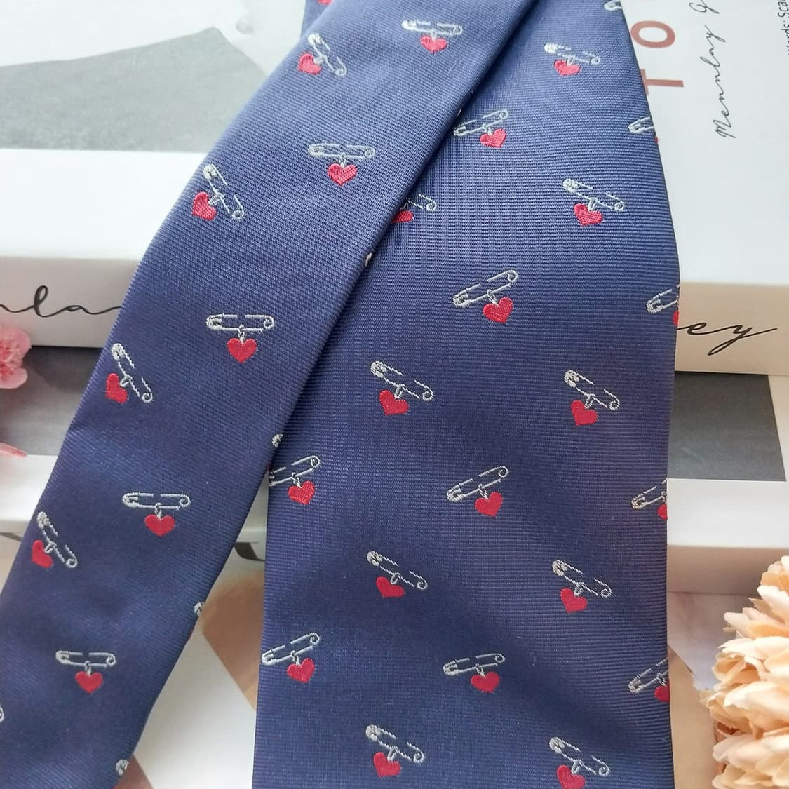 MCM 실크 네이비 핀&하트 모티브 넥타이 8.9cm A+등급 K1486 상품이미지3