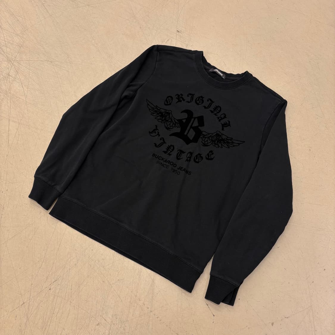 버카루 y2k 윙로고 맨투맨 상품이미지1