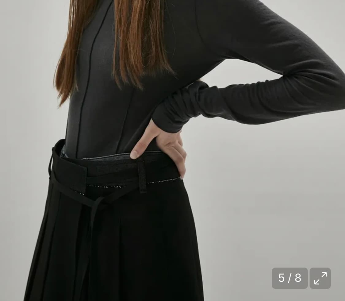 인사일런스 우먼 컷오프 플리츠 스커트 블랙 상품이미지3