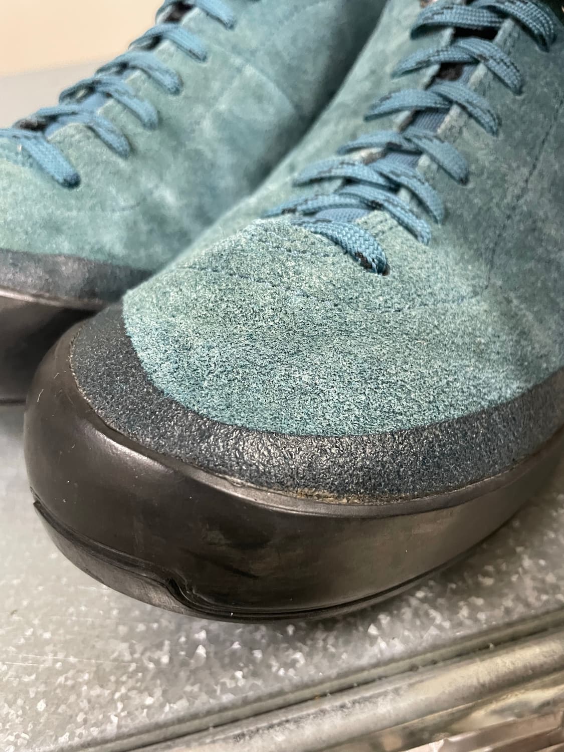 아크테릭스 sl 스웨이드 스니커즈 260 상품이미지8