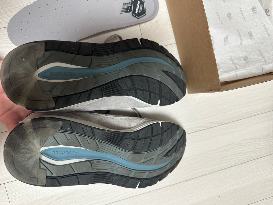 뉴발란스 991 v2 그레이 사이즈 280 팝니다 상품이미지5