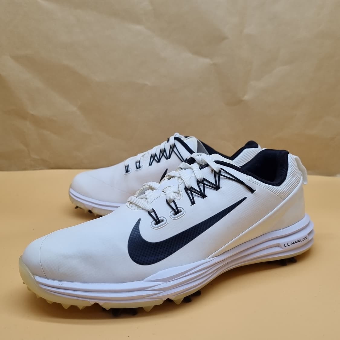 나이키 루나 커맨드2. 여성골프화235 상품이미지1