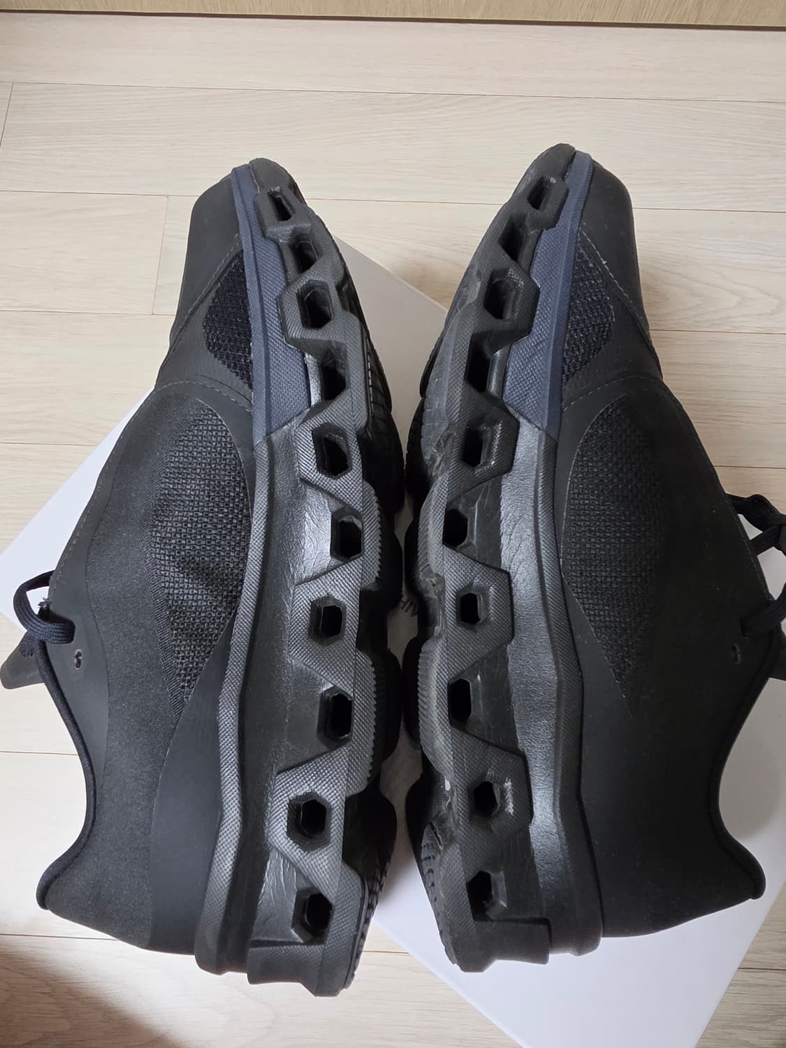 [270]<상태최상> 온러닝ONx파프PAF 클라우드몬스터2 블랙마그넷 상품이미지7