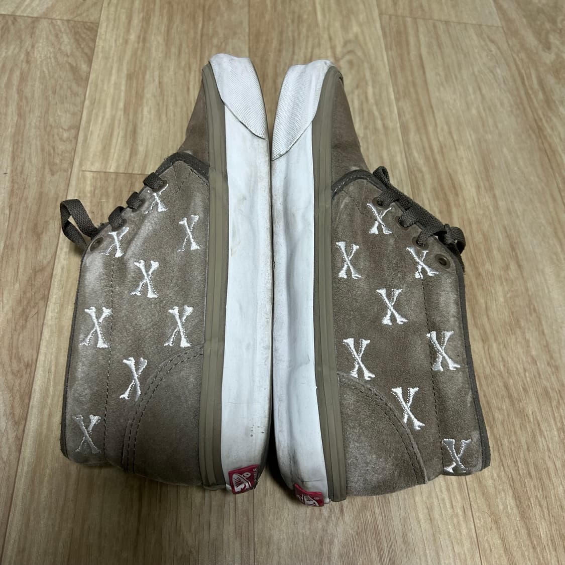 반스 볼트 x 더블탭스 OG 츄카 LX 본즈 코요테  상품이미지3