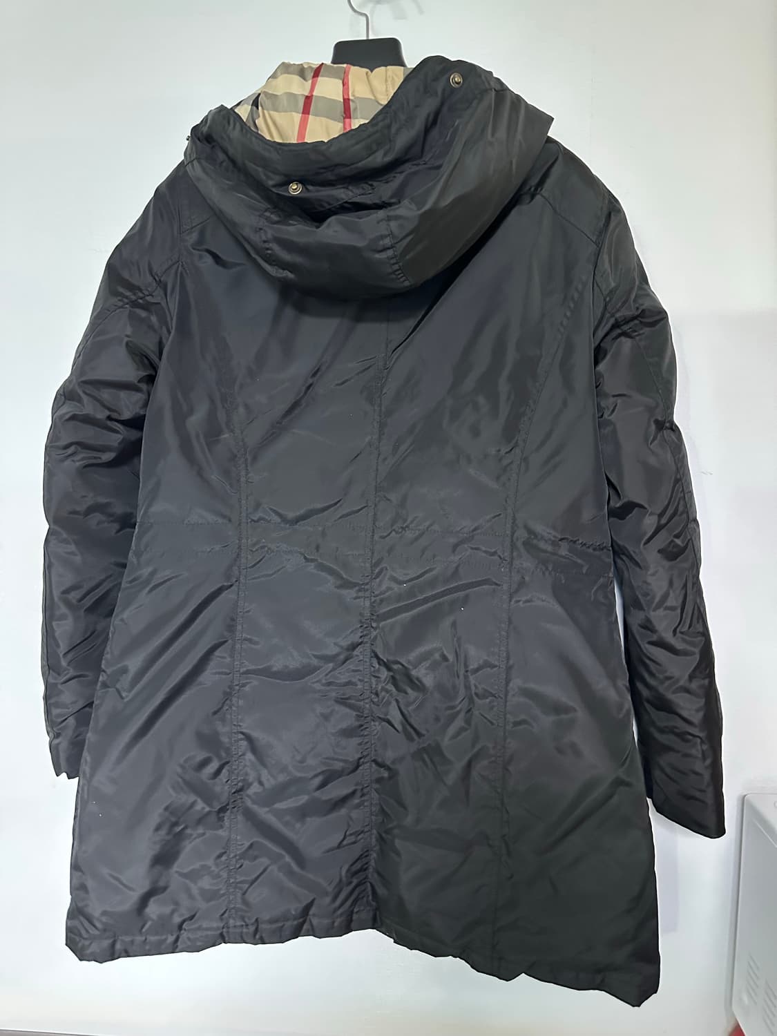 버버리 블랙 후드 패딩 점퍼 상품이미지2